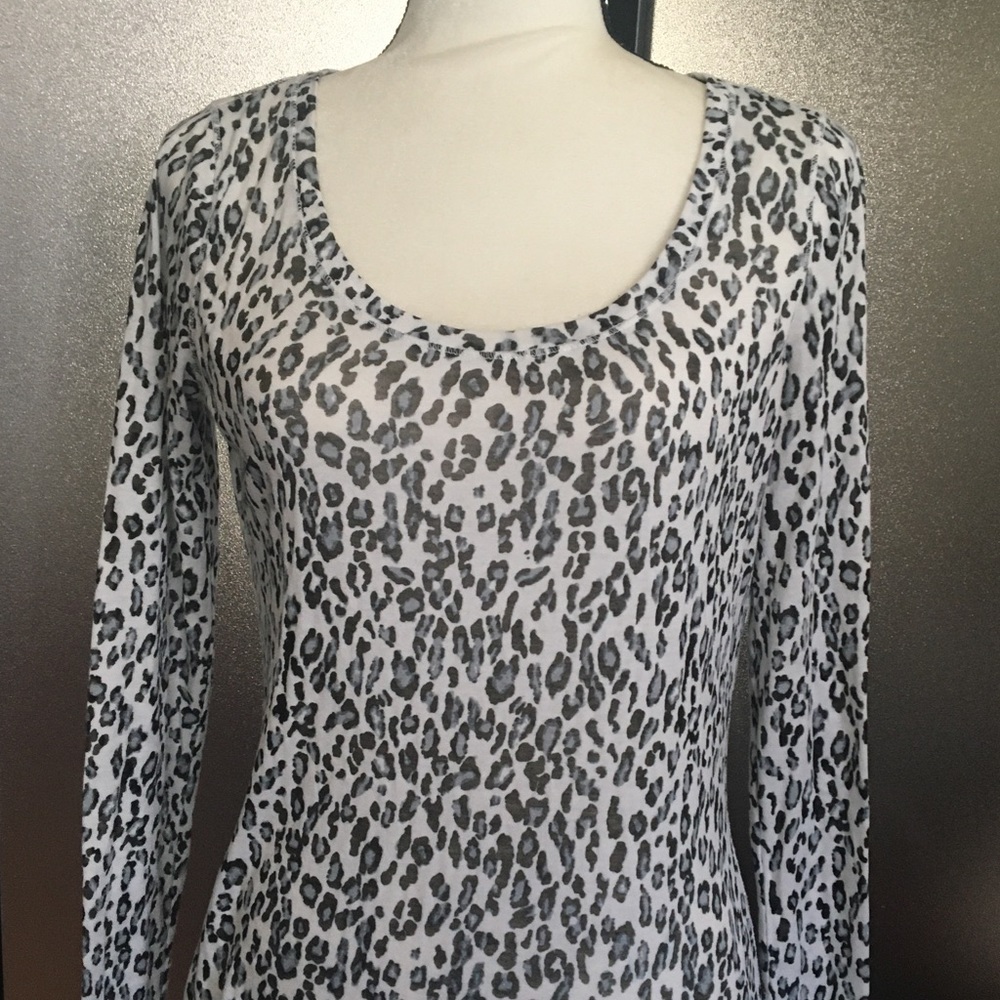 • Express leopard print long sleeve sz large